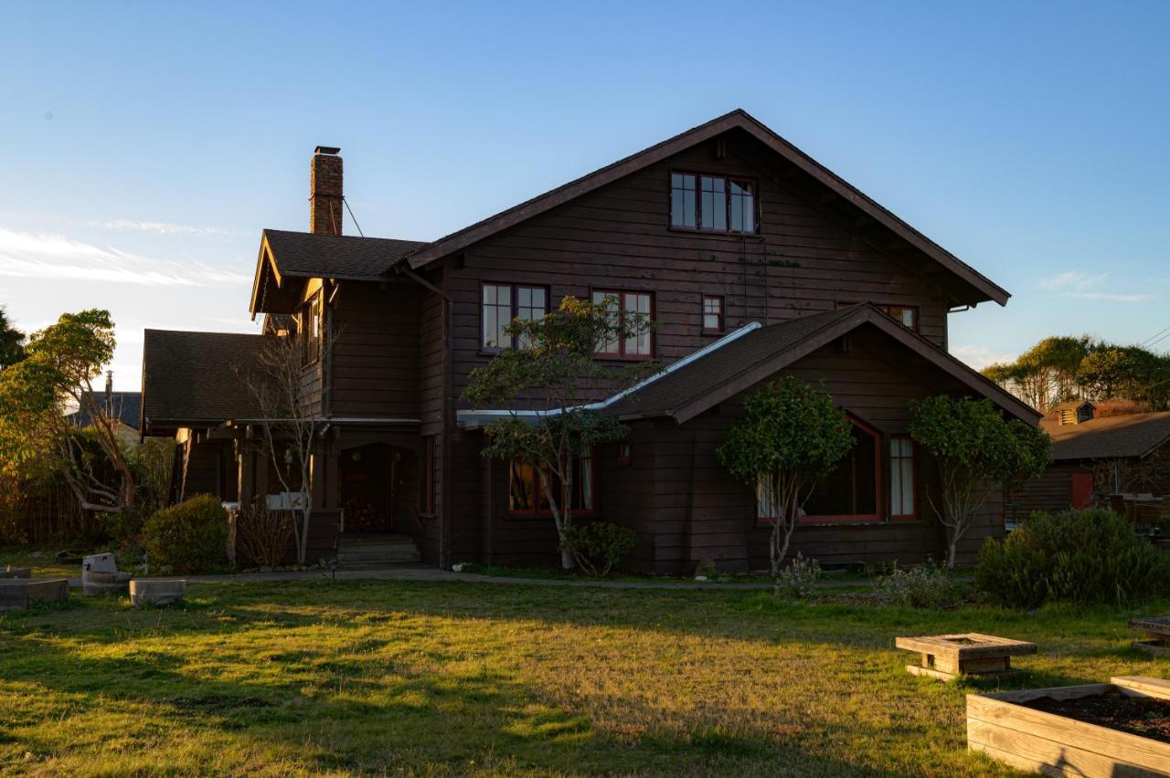 The Captains Quarters Fort Bragg Exterior photo